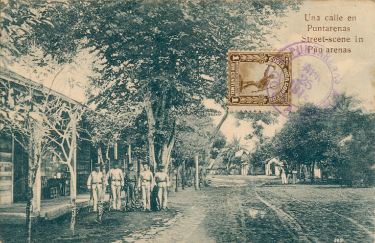 Scne de rue avec 5 militaires, Puntarenas - annes 1910.